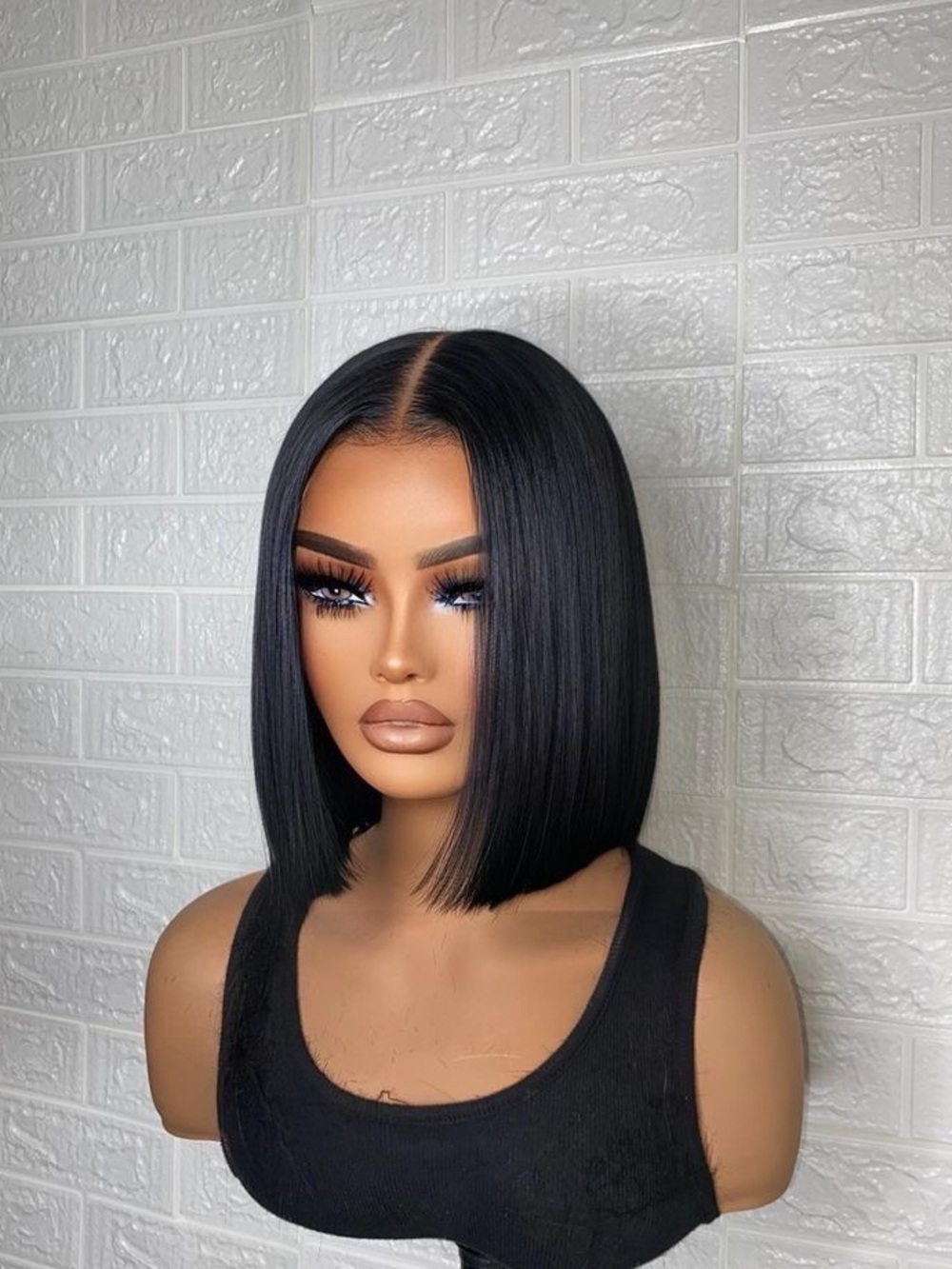 Sleek Center-Part Black Bob Wig - Premium Straight Style